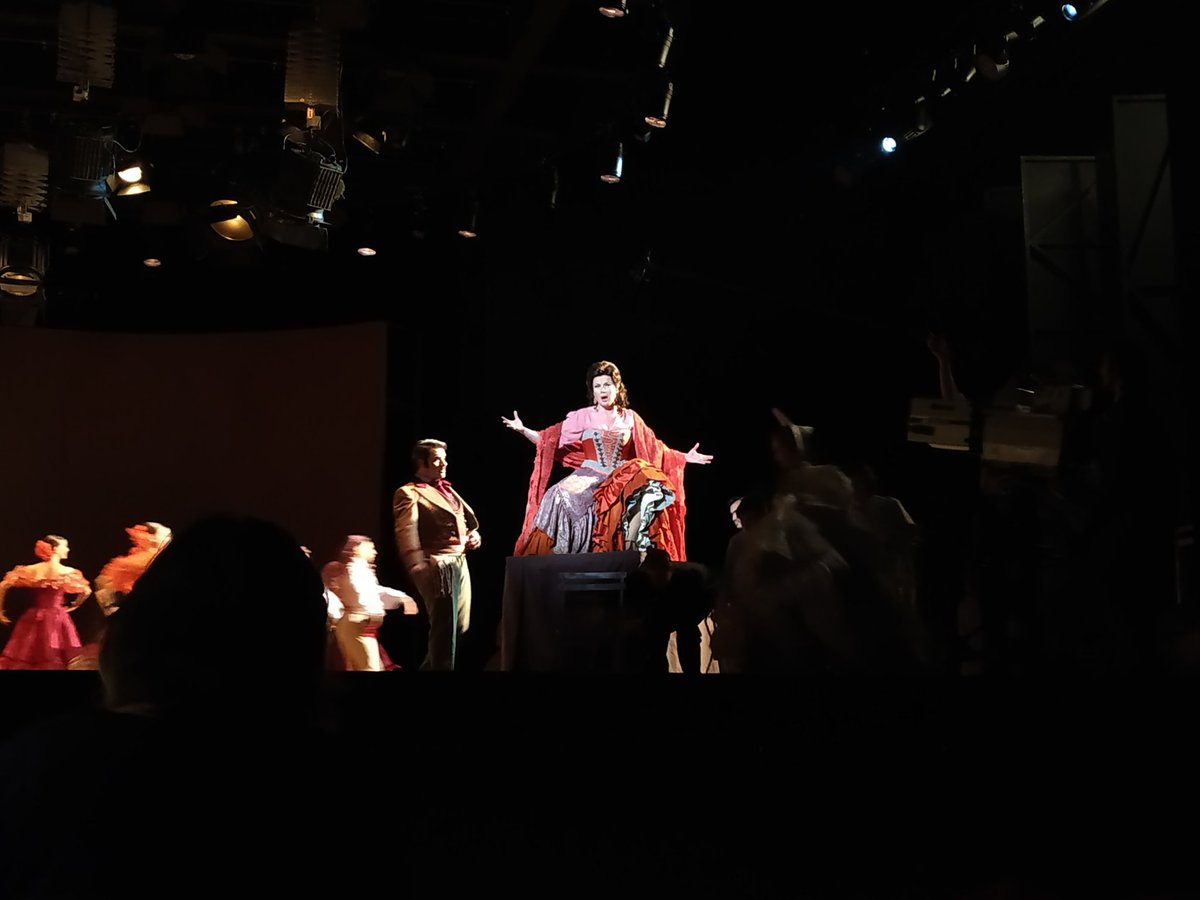 Enhorabuena a todo el equipo de #DoñaFrancisquita_TZ por el Premio MAX a la mejor obra de teatro musical o lírica. 🥳👏🥰
¡Viva el <a href="/TeatroZarzuela/">TeatrodelaZarzuela</a>!
#PremiosMax2020 <a href="/PremiosMax/">Premios Max</a>