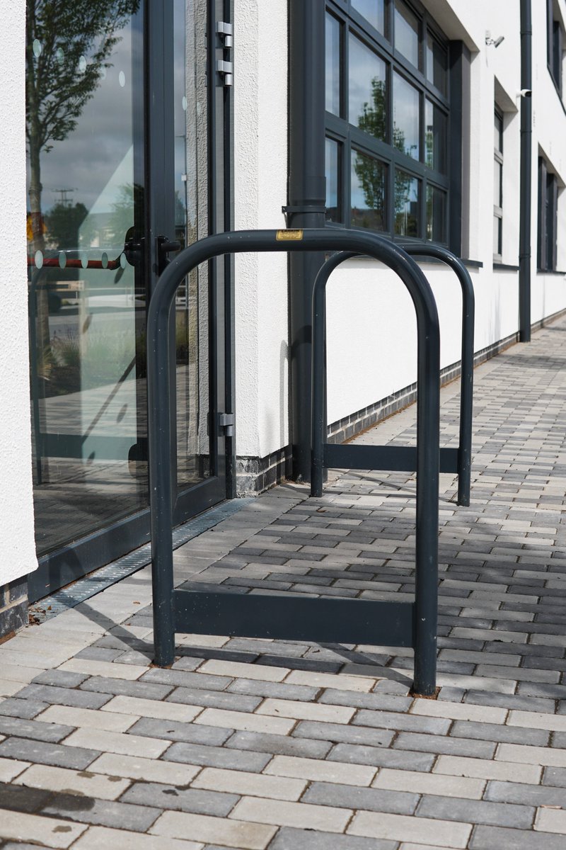 Larkinengineer's tweet photo. Larkin Engineering were appointed by JJ Rhatigans
to supply street furniture for Clarin College, Athenry. They did an outstanding job and we were delighted to be part of this project.
#construction #streetfurniture #larkinengineering #contractors #engineering #business #project https://t.co/b2uYwydbyO
