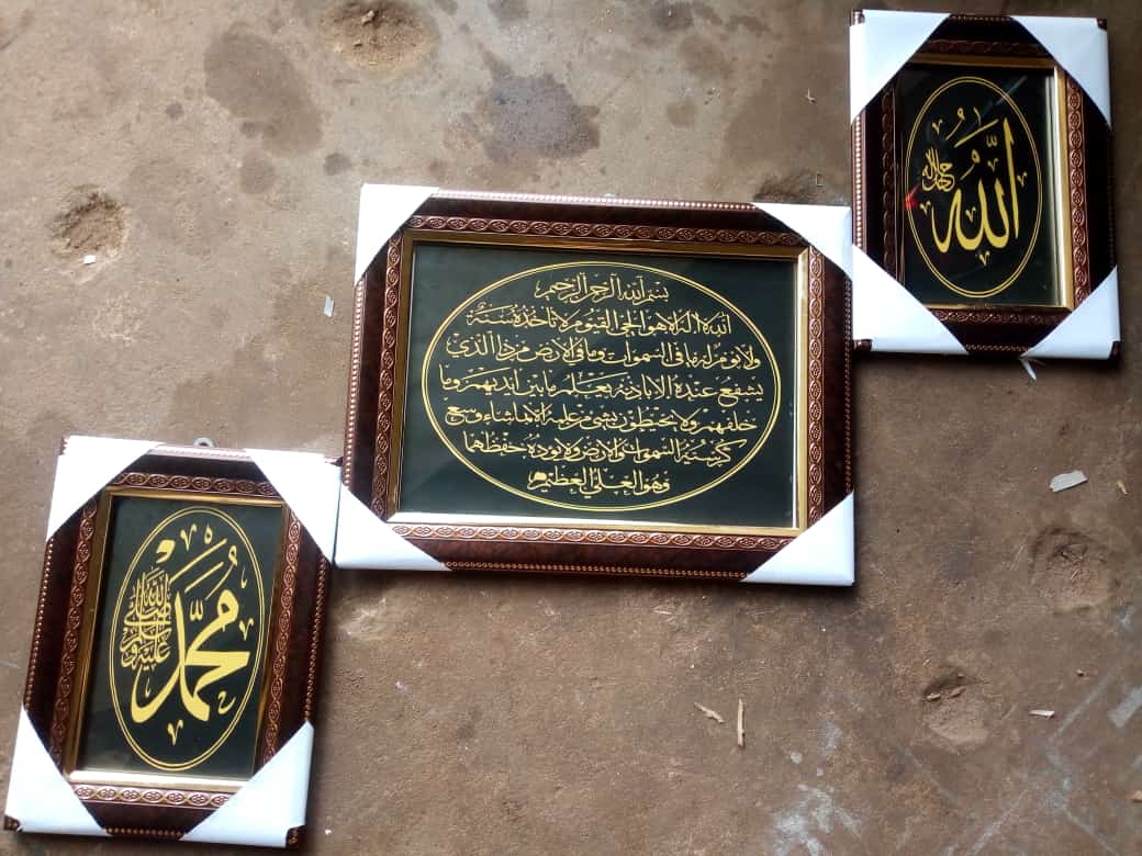 Baffa_Umar's tweet photo. I sell these beautiful frames at a very affordable prices.

Free delivery within Kaduna and Zaria.

Kindly help me RETWEET. https://t.co/X2n5YiDYA0