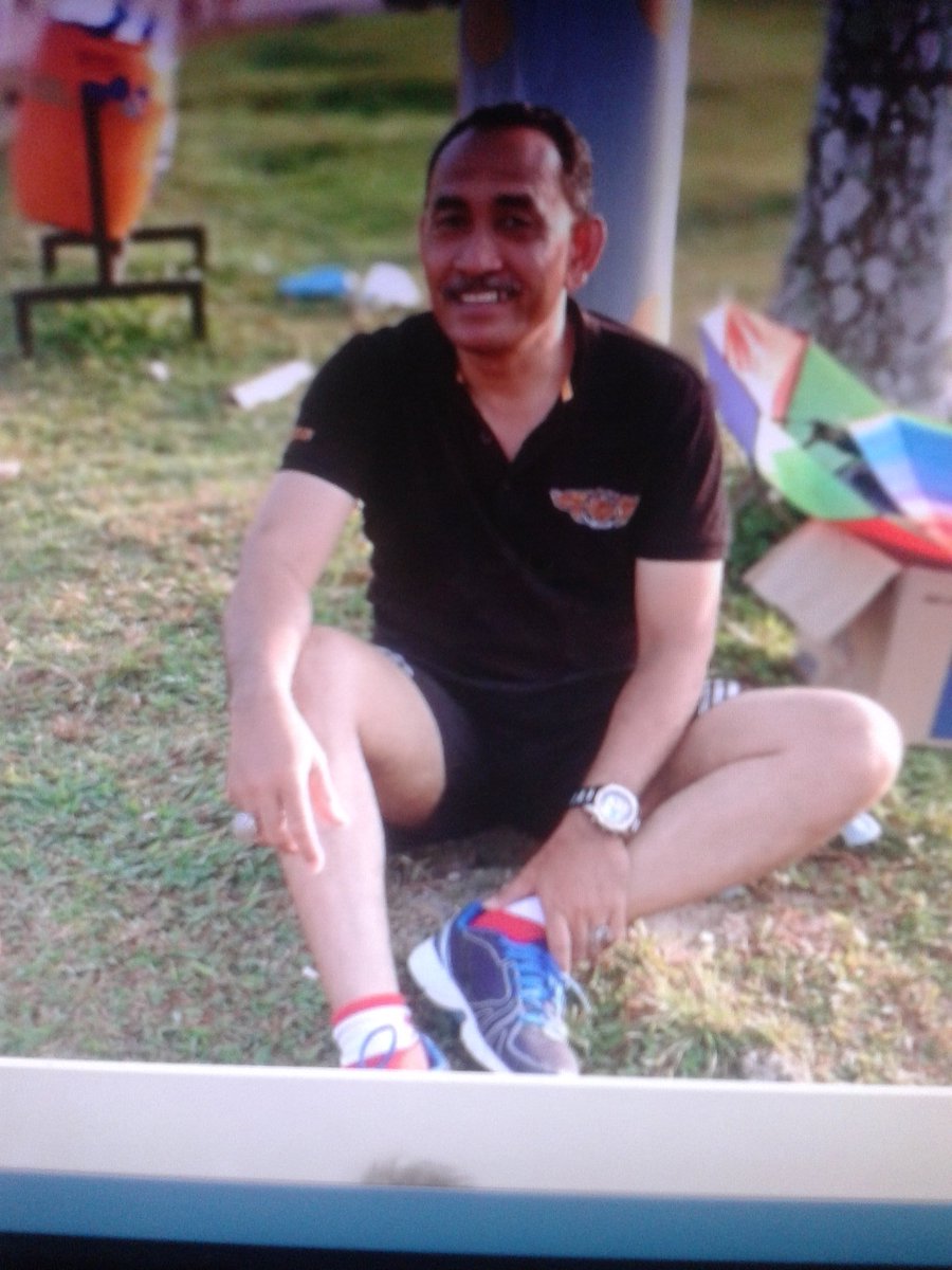 Meullie4's tweet photo. IRWANSYAH AHMILIUS, Homoseksual BATAM. https://t.co/kkEQvvvDYz