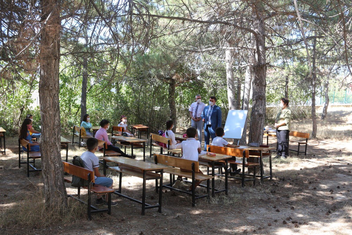 aytac_ozel06's tweet photo. AÇIK SINIFTA DERS

Çok Özlemişiz...

Mareşal Çakmak İO bahçesinde 4. sınıf öğrencilerimizle açık sınıf deneyimi.

Okul Müd. Coşkun Güler ve ekip arkadaşlarını kutluyorum
#BizeHerYerOkul

@ziyaselcuk @safran1958 @turanakpinar @alpertanrisever @tcmeb @mebailesi_2023 @MemAnkara https://t.co/9vClJzxstx