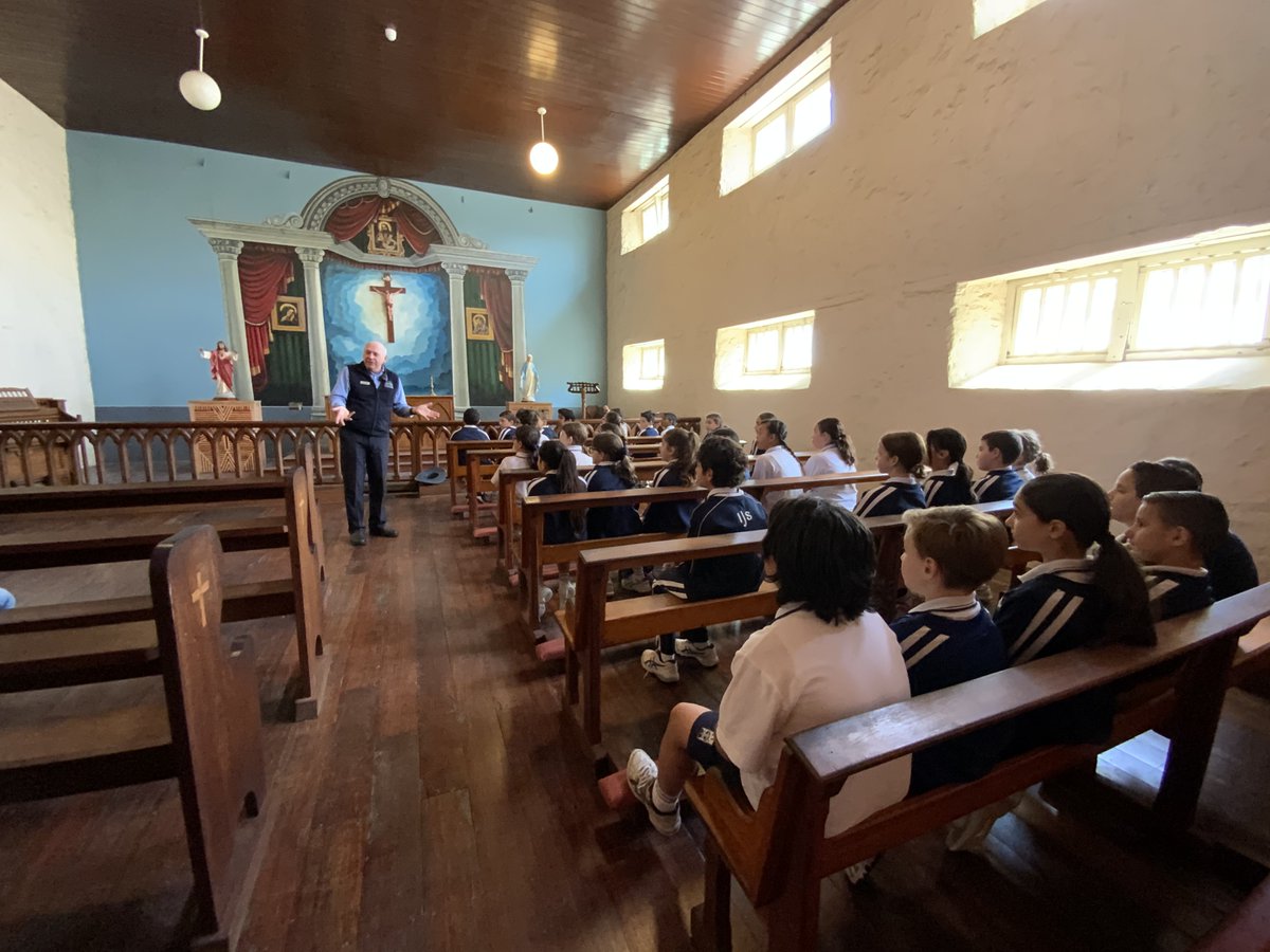 InfantJesus54's tweet photo. What an interesting and informative excursion the Year 5 children had pretending to be convicts at Fremantle Prison. Did you know Moondyne Joe escaped more than once? #ConnectedLearners #MotivatedLearners #ExpectGreatThings #FremantlePrison #DiscoverCatholicEducation https://t.co/EChxw1N7pn