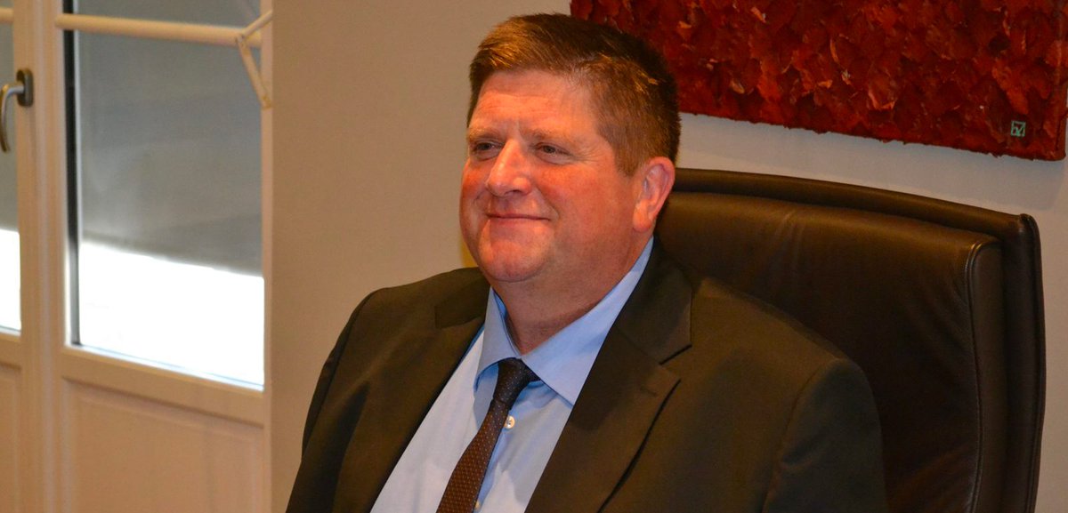 Notre Président national, Willy SCHRAEN s'adresse à tous les chasseurs et tous les ruraux. L'heure n'est plus à la tergiversation mais bien à la mobilisation générale.

Plus qu'une passion, notre art de vivre est en danger !!!

chasseurdefrance.com/actualites/let…