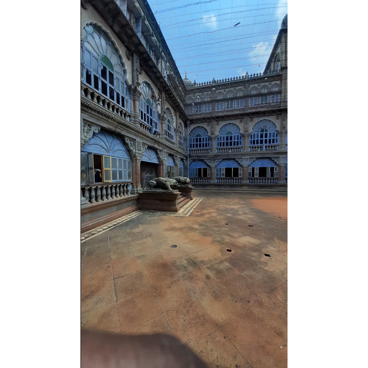 tejastj88's tweet photo. 🏰 Mysore Palace 🏰
#5september2020 #designs #pattern #palace #royalpalace #royalpalaceofmysore #shotonsamsung https://t.co/cAUImzyBSU