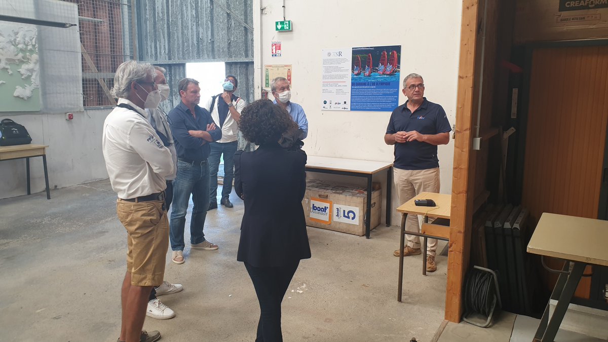 ENVSN56's tweet photo. L'@Agence_du_Sport en visite à l'@ENVSN56
En présence de la DTN de la @FFVoile, présentation par le directeur @AlexCornu du disposition #Académie2024🇫🇷, du Laboratoire de mesures et de l'entreprise #MMProcess installée à l'ENVSN
↪️https://t.co/xr23eidZJq https://t.co/QJ1yeOPcHf