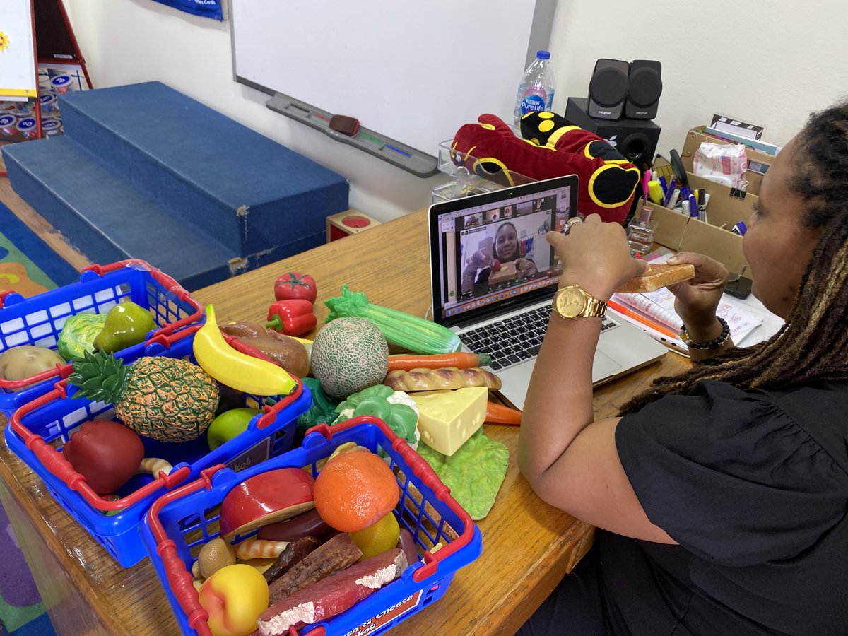AIS new KG Teacher, engages her students in online learning about themselves:(My Favorite Food)! #AISstudentMyFavoriteFood #Discoveraboutyourself #AISStudenteducationalenagement #aisegypt #esoleducationschools #togetherwecanmakeithappen #bethereforeachother
