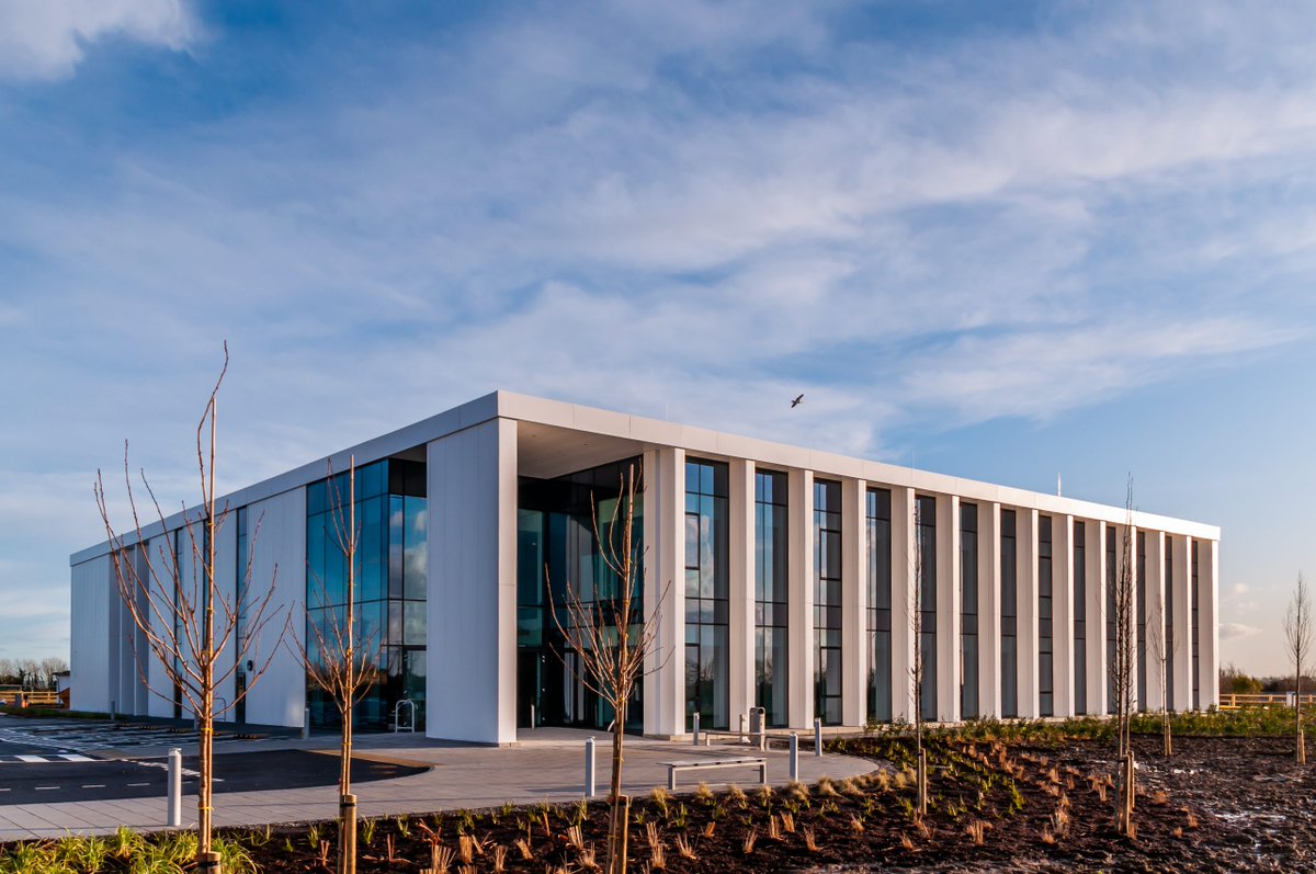 FHP_Architects's tweet photo. The IDA Advanced Office Building in Parkmore Business &amp; Technology Park, Galway, is one of the latest @IDAIRELAND projects that our design team worked on.

#Architecture #TechBuilding #Galway @IDAWestRegion https://t.co/QgeiVXHe02 https://t.co/0svOmt0oRY