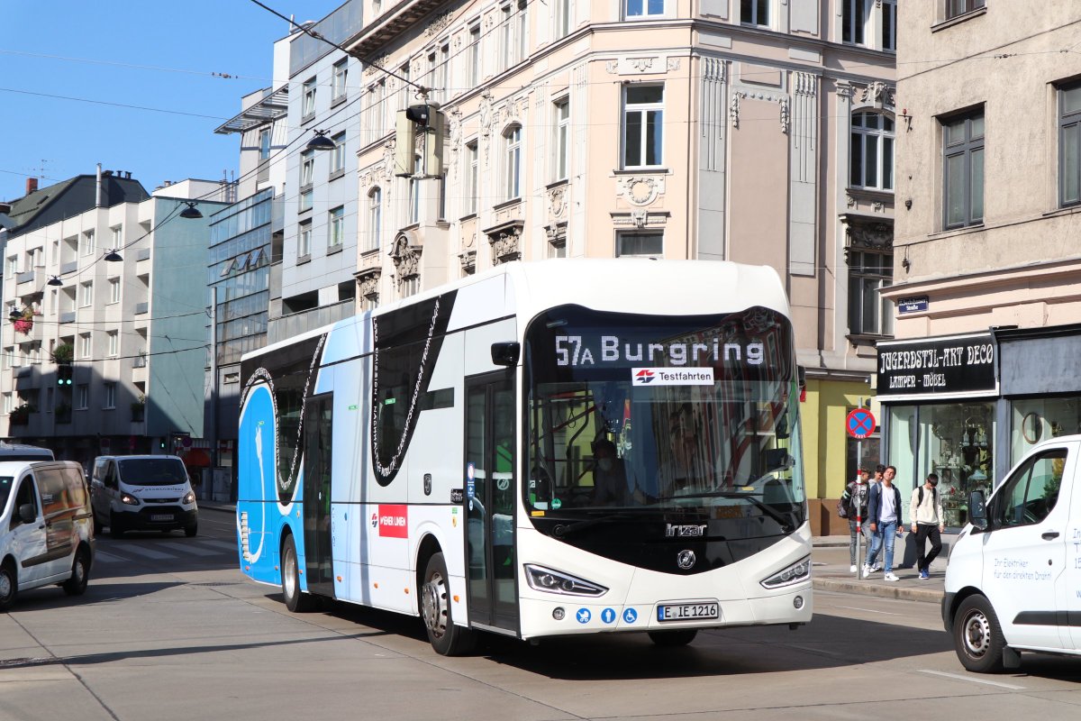 DerGrafikfehler's tweet photo. Ein neuer Testbus bei den
@wienerlinien
: ein Irizar ie bus 12m. Fährt am 57A. Die obligatorische Frage: Wann und wie lange? #irizar #iebus #electric #elektrobus #testbus https://t.co/Lu7e1y8Hah