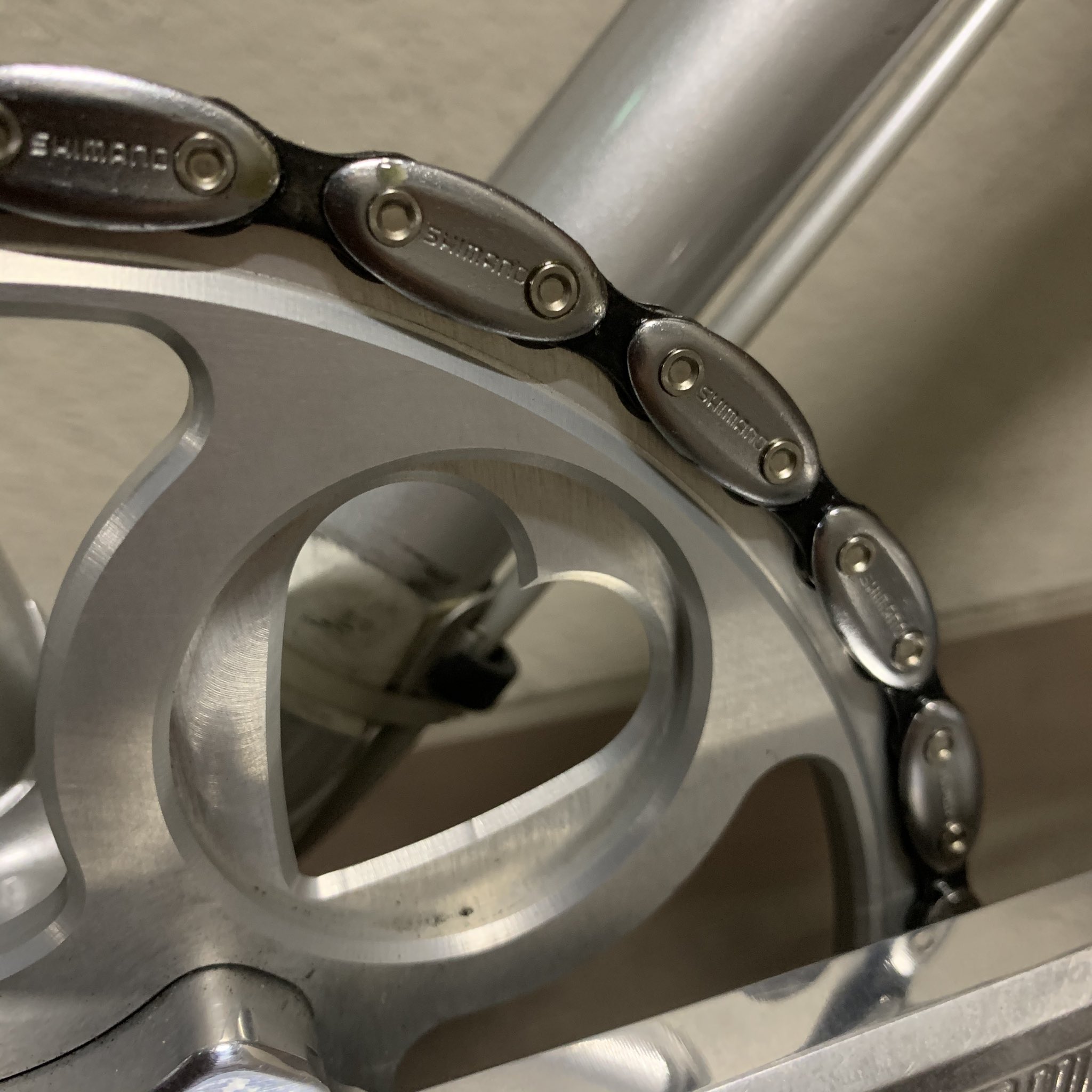 SHIMANO アーモンドチェーン ◇ボン◇ 自転車アーモンドチェーン 先日