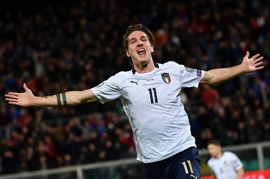 nzingaretti's tweet photo. Un grande talento del calcio italiano costretto, dopo pochi mesi, a fermarsi di nuovo. Ti faccio un grande in bocca al lupo Nicolò, tornerai più forte di prima!
#Zaniolo https://t.co/8LOIg8aLVE