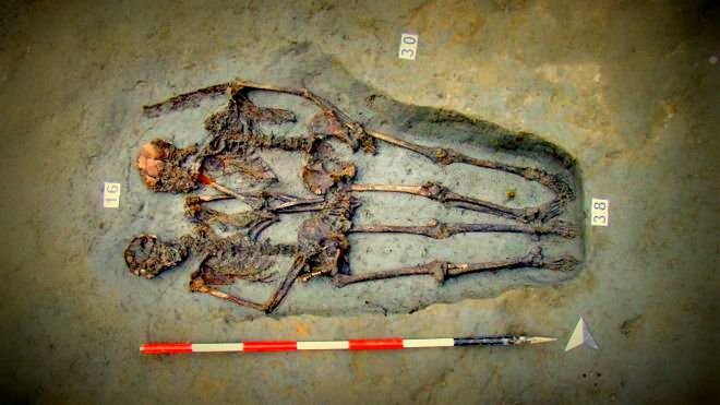 antinousgaygod's tweet photo. Lovers? Brothers? Others? New mystery surrounds the mysterious "Lovers of #Modena" #Roman #skeletons buried holding #hands. New #forensic tests prove both were males. Were they soldiers who literally were comrades in arms who died together in battle? Read: https://t.co/Bf1MoJFCGL https://t.co/dQlB6A1dtm