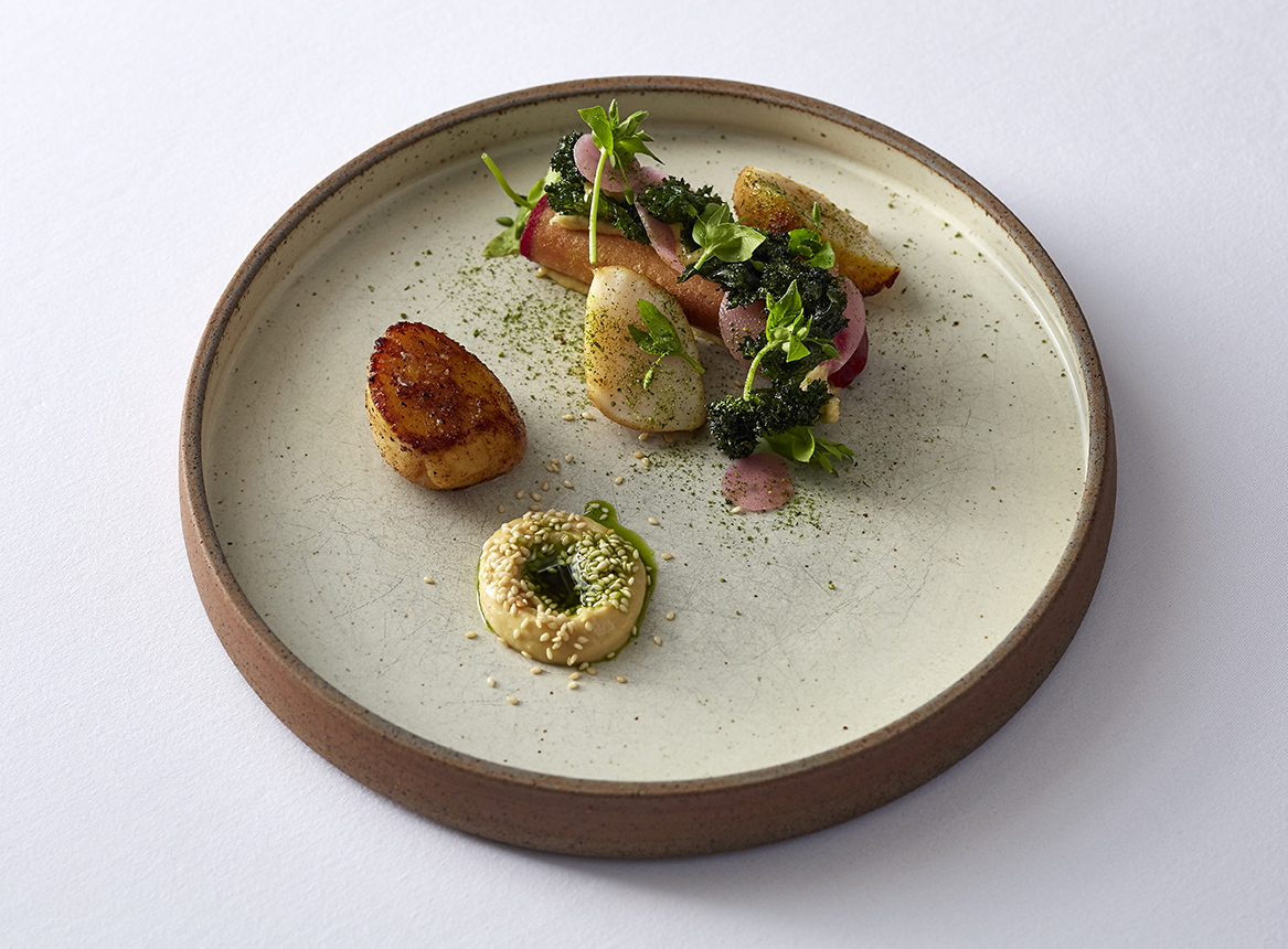 MarcusBelgravia's tweet photo. Our chef's set lunch menu is a love letter to the amazing produce in the UK. 

We've got scallops from Orkney, apples and beetroots from @marcuswareing's farm and poultry from @Rhug_Estate in Wales, just to name a few. 

Try it all across 3 courses for £50, weekday lunches only. https://t.co/B7CcbfEjH3