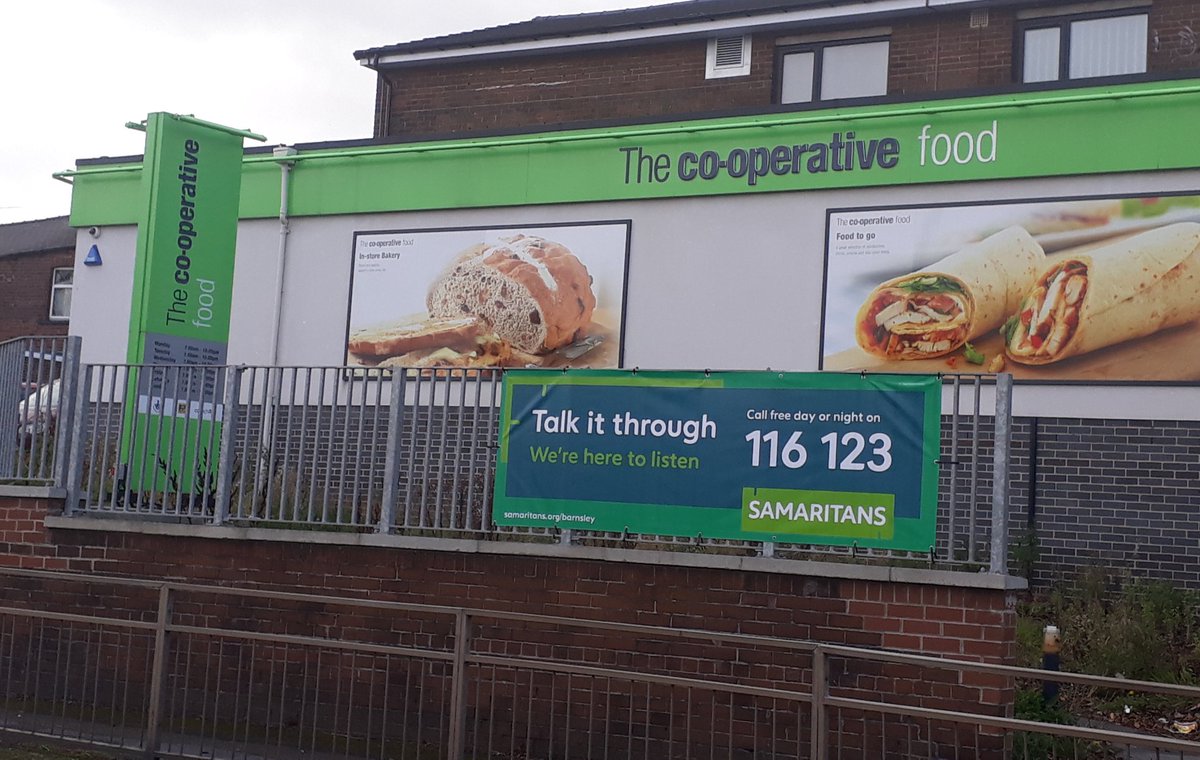 BarnsleySamari1's tweet photo. Big thank you to #TheCooperative for supporting @BarnsleySamari1 raising awareness around our community. Working together we can reach so many more people who are finding life difficult. You are never alone 💚💚 call us day or night on 116 123. https://t.co/2gL7kbfxYM