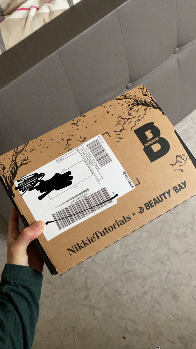 TalksbyLizzy's tweet photo. LOOOO WHAT JUST CAME IN HAIDJDKSODKDJEIW @NikkieTutorials @beautybay #NikkieTutorialsxBEAUTYBAY https://t.co/d9u8HVBsr7