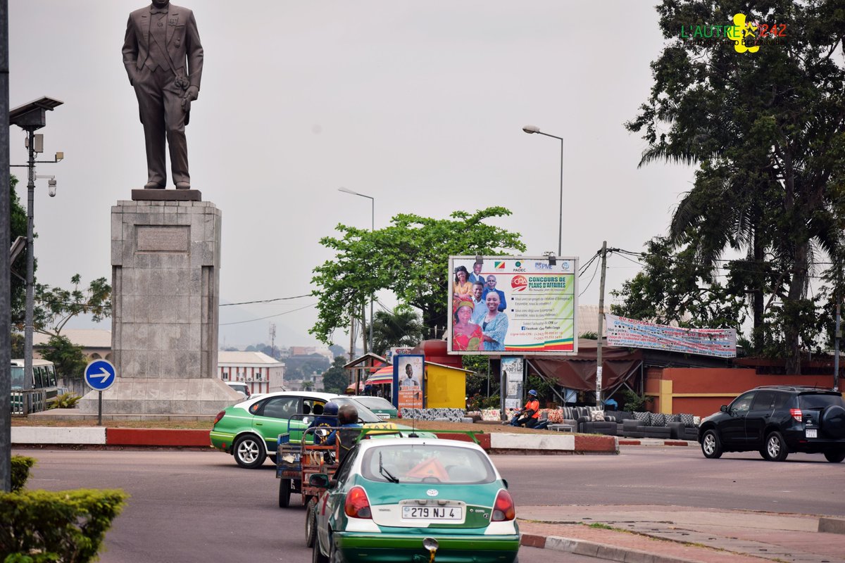 242Autre's tweet photo. Au croisement, Boulevard Denis Sassou Nguesso Avenue Loutassi ,c'est la statue de ? @242enLive https://t.co/zjmPfALtjL