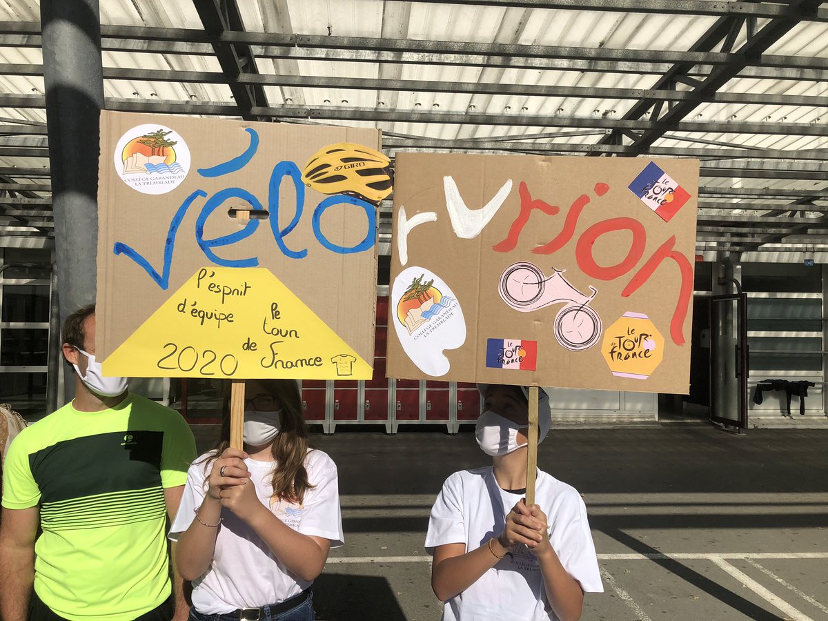 ClgFGarandeau's tweet photo. Tour de France (1)- Le club des supporters, élèves et adultes, du Collège Garandeau de La Tremblade avant leur départ pour rejoindre le  parcours du Tour 2020 ! #TDF2020 #EchappéeMaritime @DSDEN17 @acpoitiers @departement17 https://t.co/JdAUGpR2VM