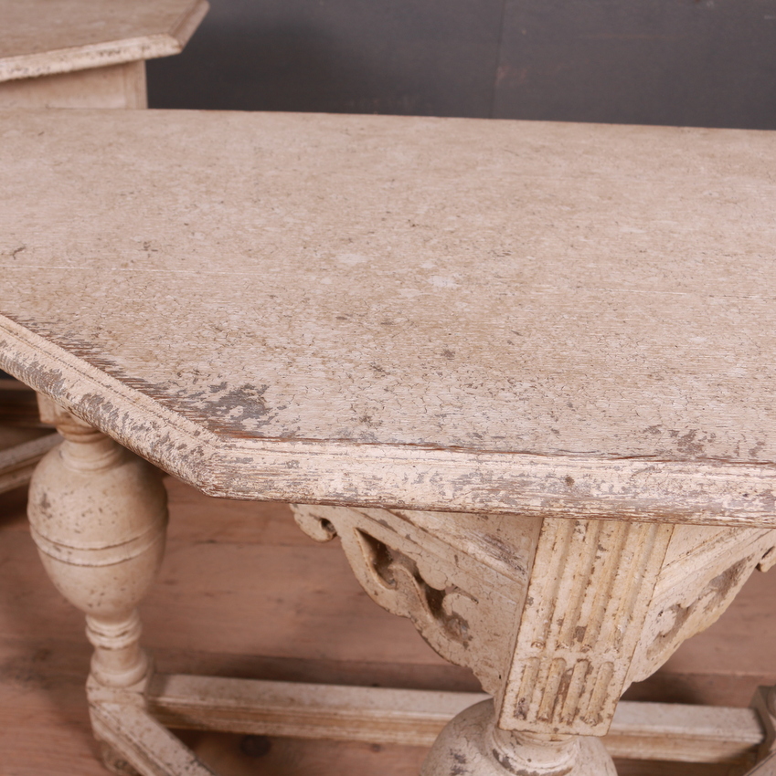 ArcadiaAntiques's tweet photo. Pair of early 19th C Dutch painted oak console tables. 
Price: £2,750
https://t.co/Z7PbO03G4c

#PairofDutchTables #DutchConsoleTables #paintedoakconsoletables https://t.co/1viJEsDbeZ