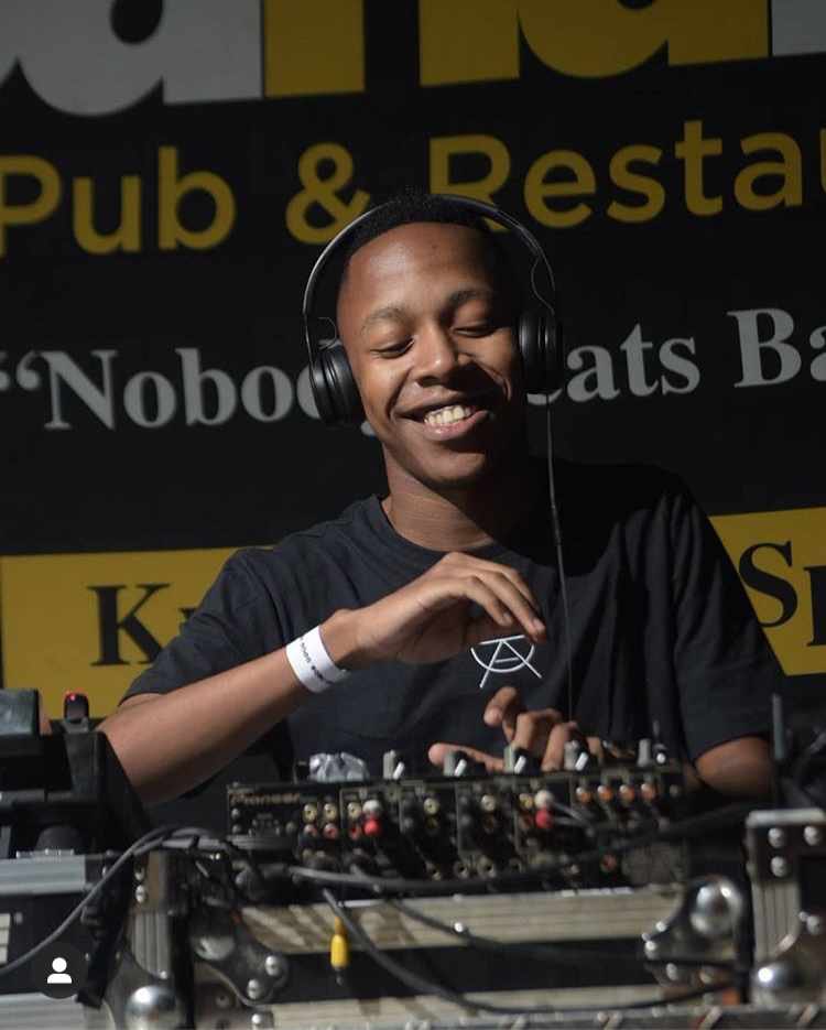 ZaStrive's tweet image. 📃Spotted @VigroDeep Wearing That Strive NinetyFour Classic Tee ! We thank you bro🔥🙏🏾 let’s keep striving #striveninetyfourza #striveninetyfour