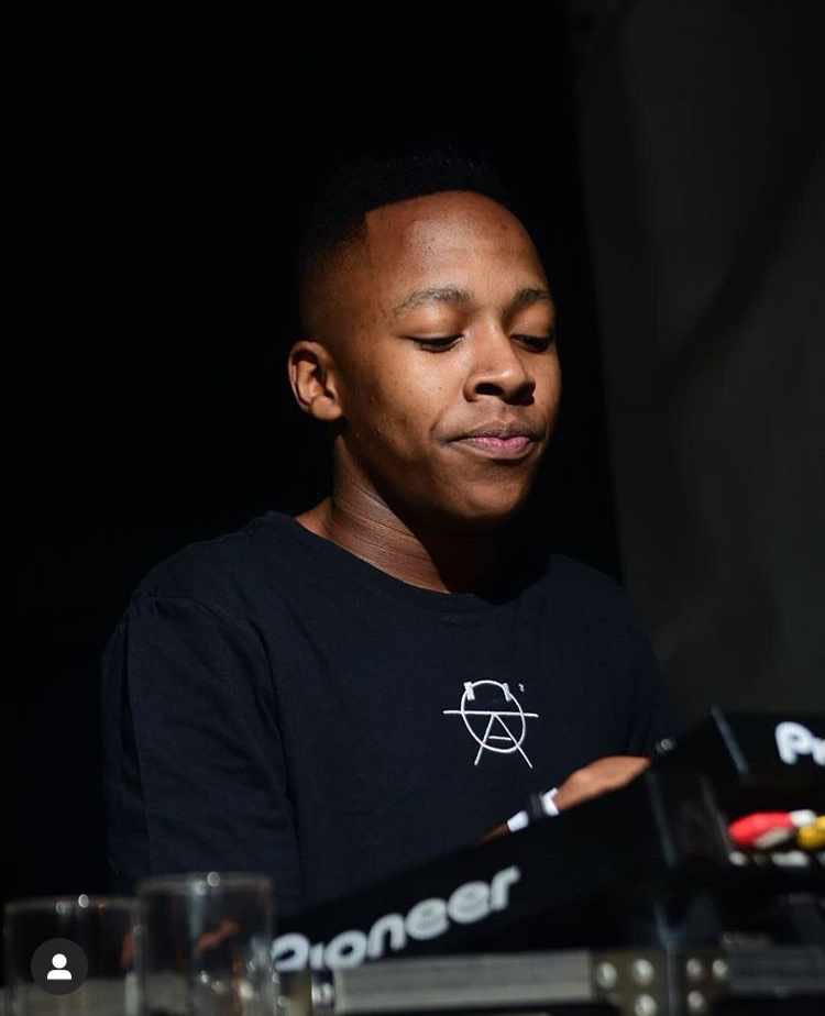 ZaStrive's tweet image. 📃Spotted @VigroDeep Wearing That Strive NinetyFour Classic Tee ! We thank you bro🔥🙏🏾 let’s keep striving #striveninetyfourza #striveninetyfour