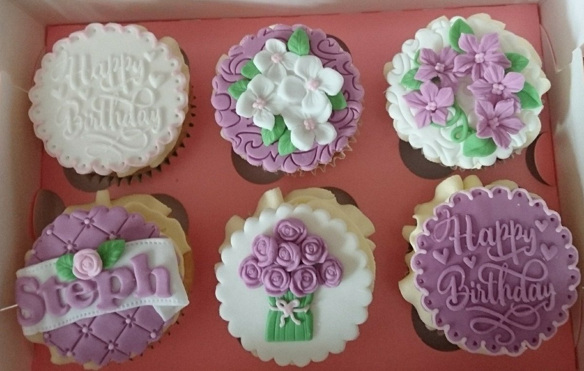 Denascakes's tweet photo. Birthday cupcakes, loved the new stamp #sweetstamp #cakedecorating #bespoke #birthdaycupcakes https://t.co/JG42K8TcL6 https://t.co/FK4IBZUx88