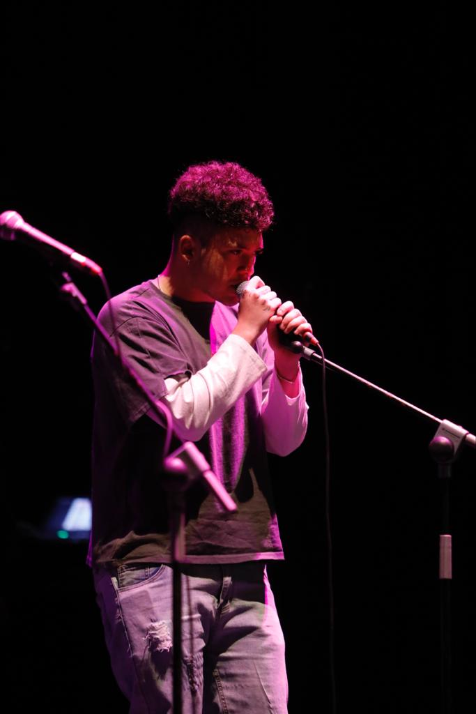 📣 Hoy estamos en el teatro Arriola de Elorrio para conocer los proyectos de las y los músicos vascos: Thierry Biscaray, Hatxe, Xatiro y otros grupos han venido a dar a conocer sus propuestas.