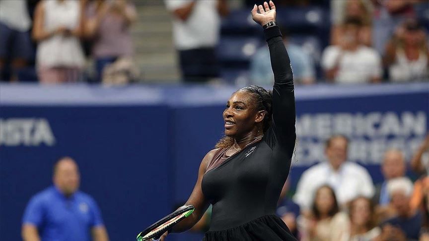 Serena Williams ABD Açık'ta çeyrek finalde!

ABD Açık Tenis Turnuvası'nda tek kadınlarda 3 numaralı seribaşı ABD'li Serena Williams, 15 numaralı seribaşı Yunan Maria Sakkari'yi mağlup ederek çeyrek finale çıktı. #ABDAçık