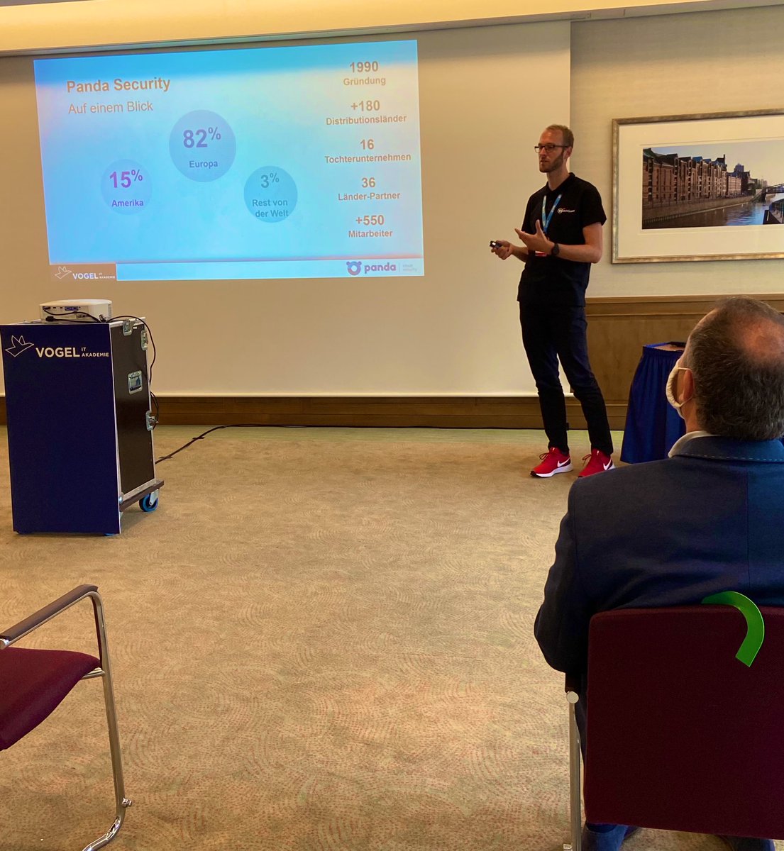vogelitakademie's tweet photo. Es geht los mit der ersten Live-Demo des Tages auf unserer Security Conference. Christian Kanders von @Panda_Security beantwortet die Frage, wie wir Angriffe, die ohne Malware stattfinden, entdecken. Cyber Forensik Live! #sectechcon #safeconferencing #malware https://t.co/BPFoiVGeRo