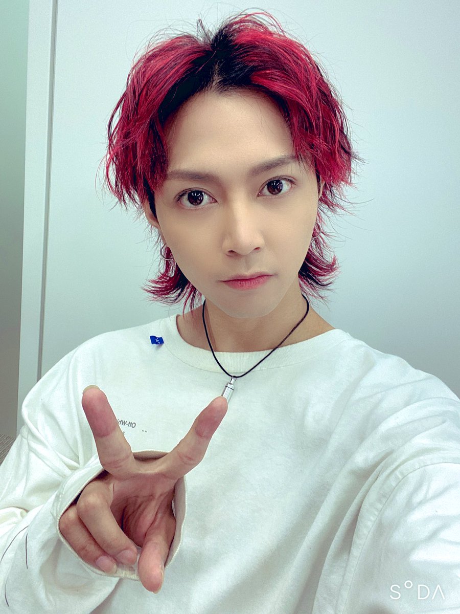 山田ジェームス武 على تويتر 最近マイブームはこの髪型 センターパートうねうね