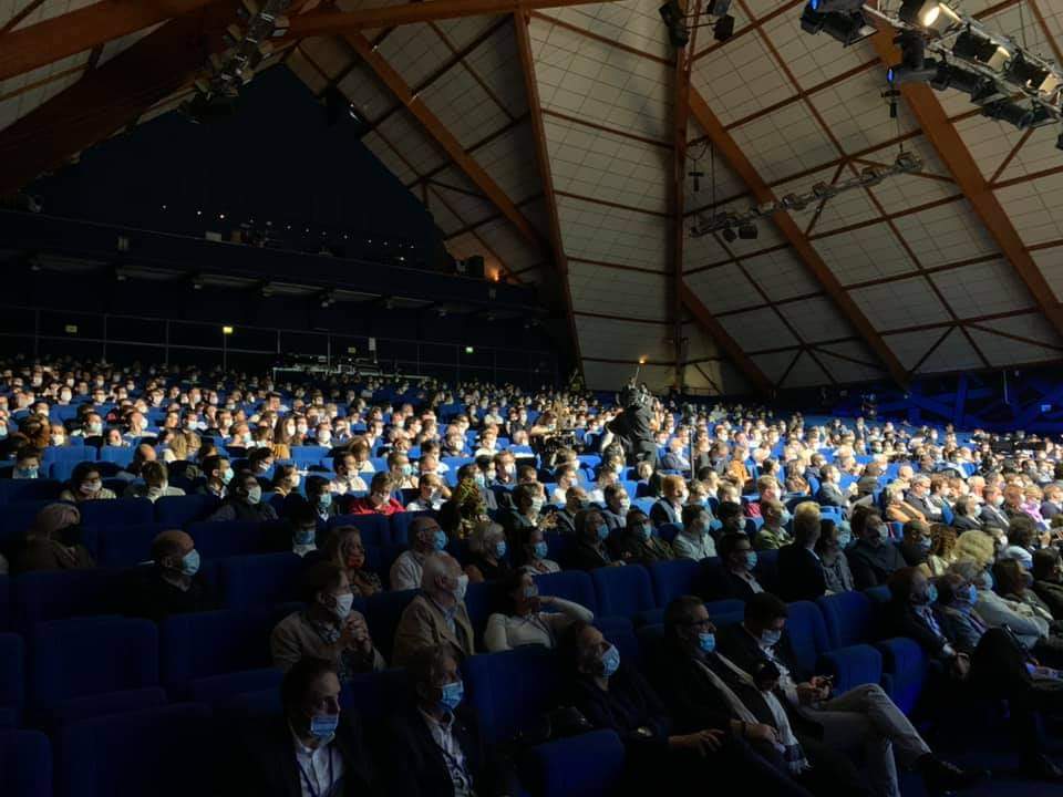 phdumont's tweet photo. Cher @cestrosi, le "désert de #PortMarly" c'est le plus grand rassemblement politique de jeunes depuis 10 ans, près de 1200 @jeunesreps réunis sur 2 jours, des ateliers, des propositions, des idées.

En mentant pour justifier l'injustifiable, vous insultez tous ces jeunes. https://t.co/bp3osOD3ZI