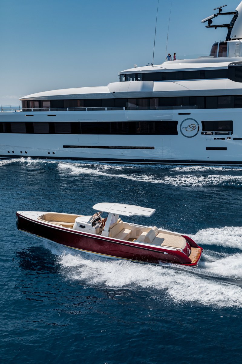 michaelleachltd's tweet photo. MY Lady S and her MLD designed custom 10.5m Open Tender. She features full day head and showering facilities along with a chilled champagne bar. Working with the talented team at Tenderworks on this and the Limo tender was a fantastic experience. #superyacht #superyachttender https://t.co/W8iLXkqgMV