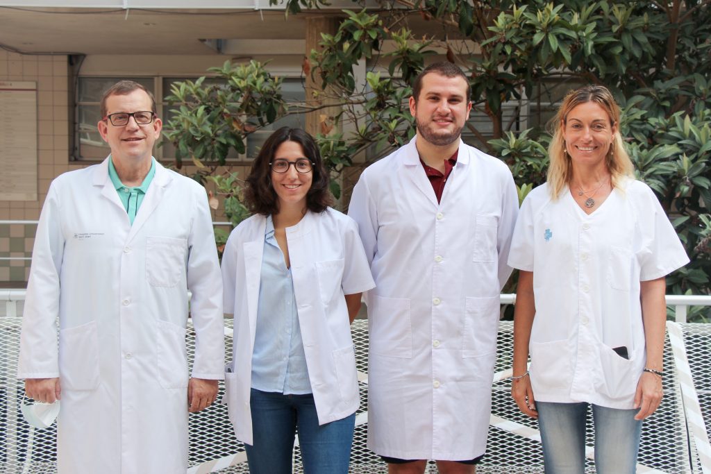 cienciaURV's tweet photo. La dieta mediterrània retarda l’envelliment de les cèl·lules.
Una revisió científica de la Unitat de Nutrició de la @universitatURV conclou que les persones que segueixen aquest patró d’alimentació tenen un escurçament més lent d’unes seqüències d’ADN anomenades telòmers https://t.co/aNyM5gt5tj