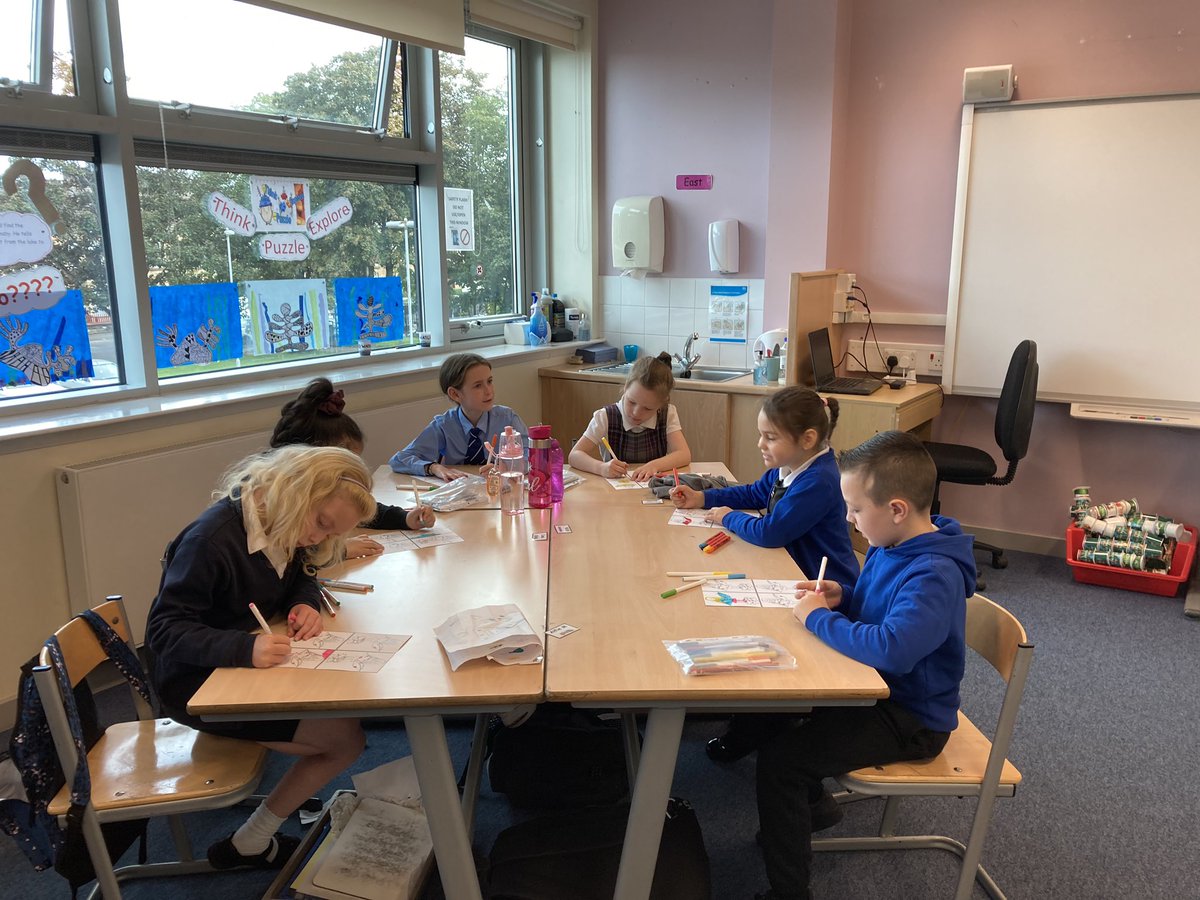 PirieParkPS's tweet image. These #talented p4/3 pupils 🌟🌟 produced some wonderful Matilda inspired pop art today 😍😍👏#ProudDHT #PopArt