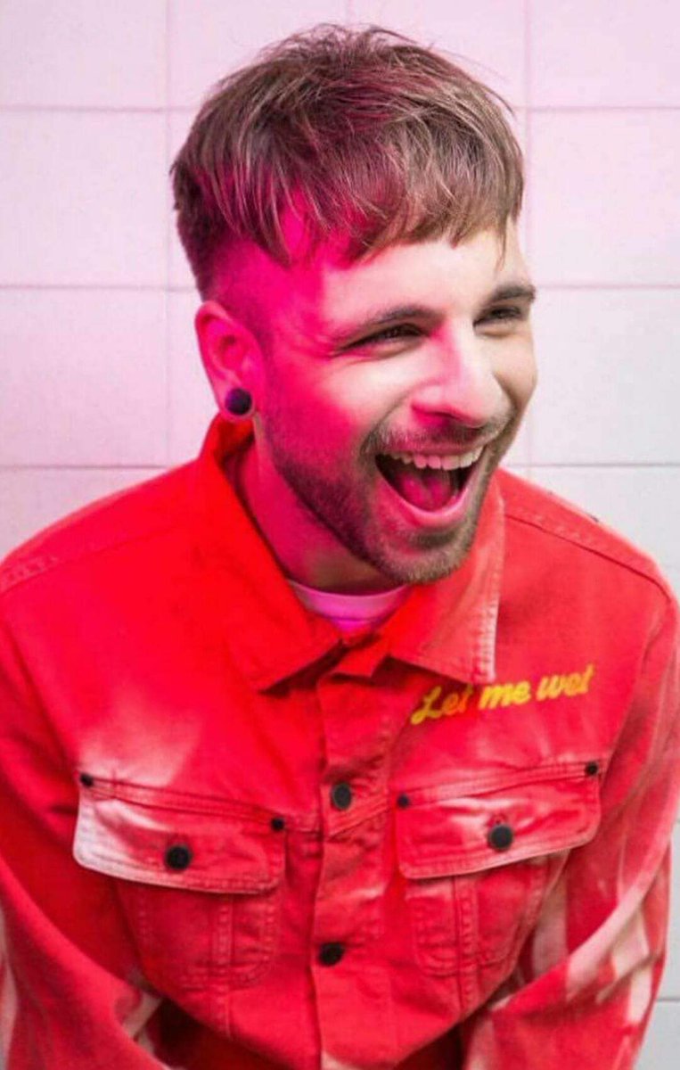 ABernabeiFCOff's tweet photo. 2 anni di #SenzaFiltri 
@alessiobernabei https://t.co/X4pGruHw5q