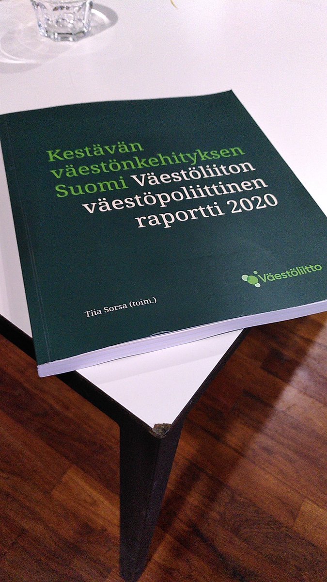Siinä se nyt vihdoin on! Luettavaksi saa Väestöliiton sivuilta, suosittelen lämpimästi kaikille väestöpolitiikasta kiinnostuneille.