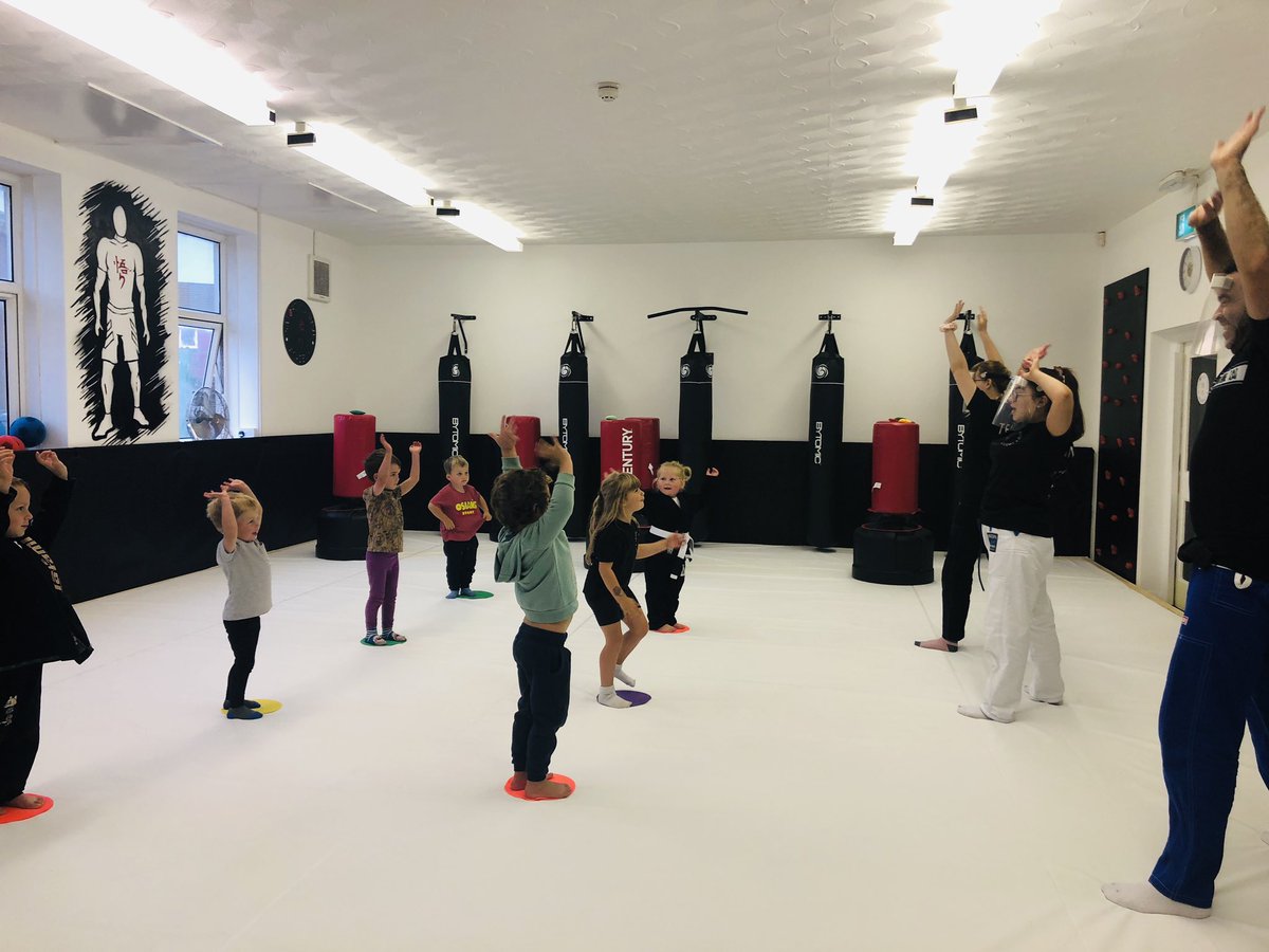 SatoriJuJitsu's tweet photo. What an absolute blast we’ve had the last 7 days ! It’s been such a great return to the dojo 🥊 thank you everyone ! Can’t wait to do it again tonight 👊🏻 https://t.co/v6nbx2GblQ