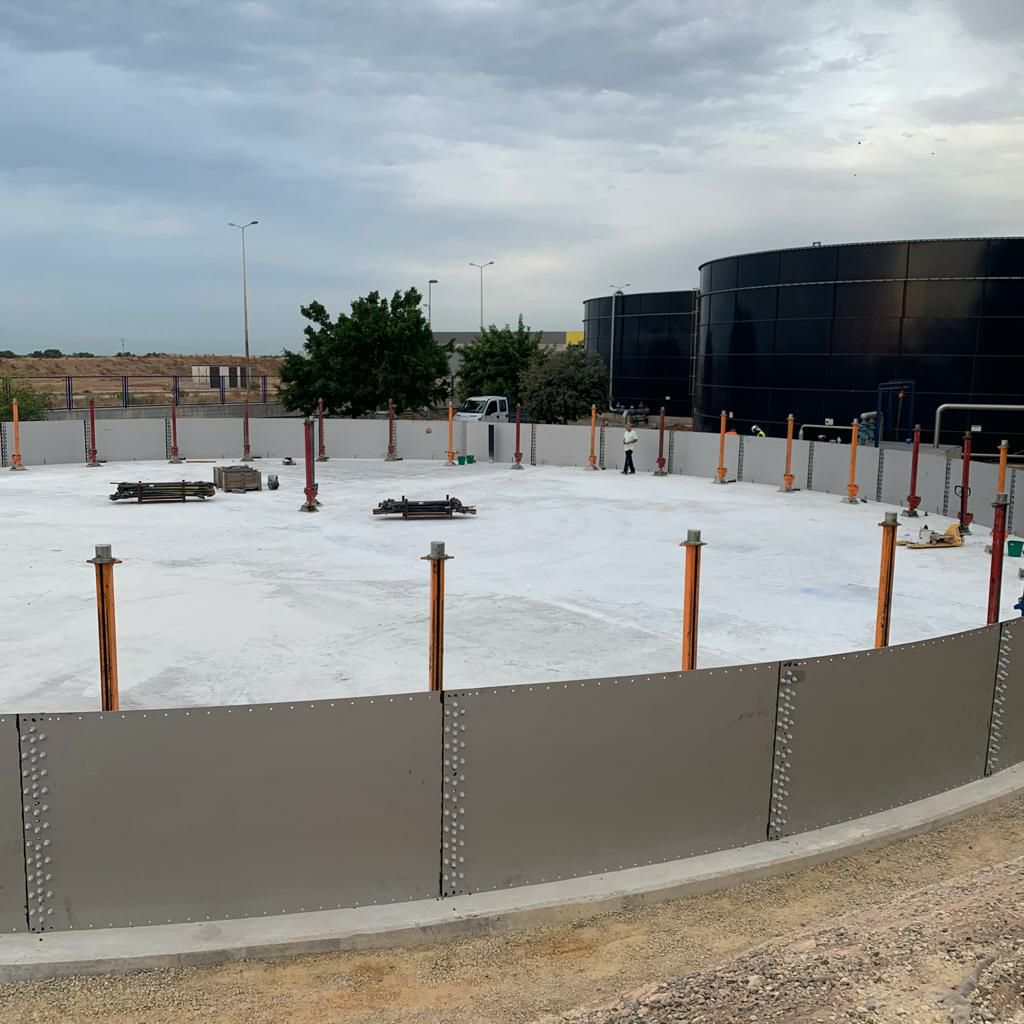 IncosumaIng's tweet photo. Incosuma realiza la dirección de obra en la ejecución de depósito en las instalaciones de Zuvamesa. https://t.co/Jp6Znlycra