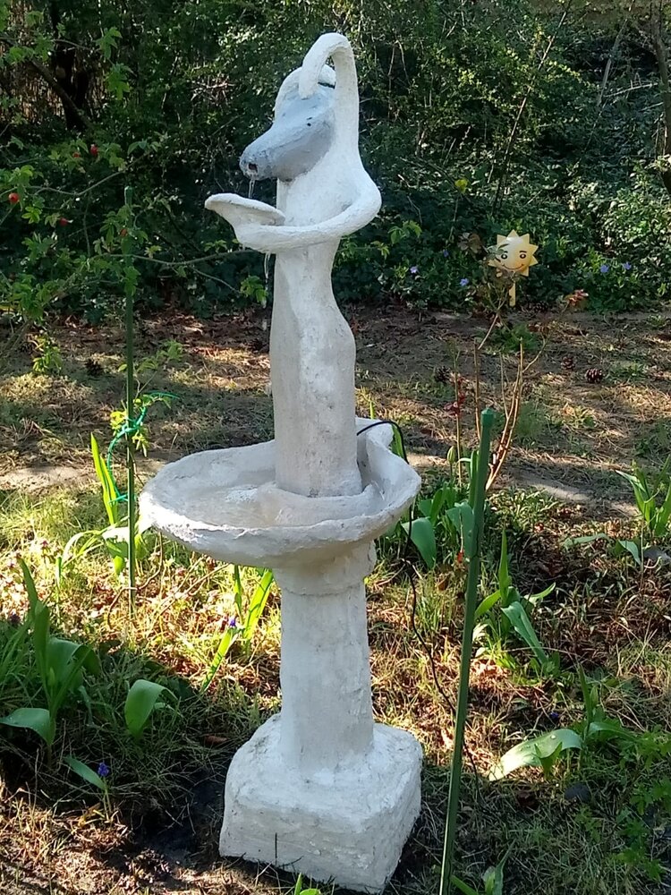 #OneDayOneMember
Livia C. Gondos

"Let Go", a (solar powered, functional) fountain made of mortar. 

we collect a lot as we go along.. then there comes the time when we start to let go again...

livia-gondos.com