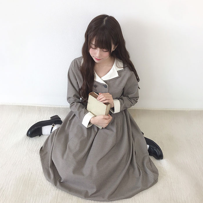 F I N T Official フィント公式 Sur Twitter レトロ可愛く着こなしたい ダブル開衿チェックワンピース F I N T ダブル衿が他にはないデザインのワンピース 長すぎない丈感なので小柄さんにもオススメです T Co Xf8gwytghc T Co