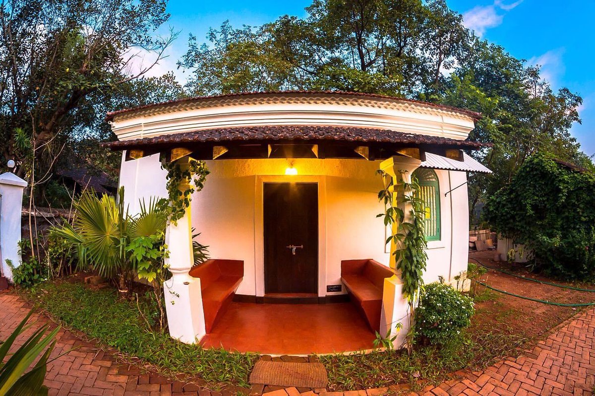 pritiesanjay's tweet photo. Evenings @theprojectcafegoa
#tpc #theprojectcafe #goa #hotel #restaurant #food #assagao #hospitality #entrance #goan #luxurytravel #luxurystay #food #monsoonmagic #goaopennow #wearebackagain #weareopennow #theprojectcafegoa @tpc_goa https://t.co/0ZQPUaWnLZ