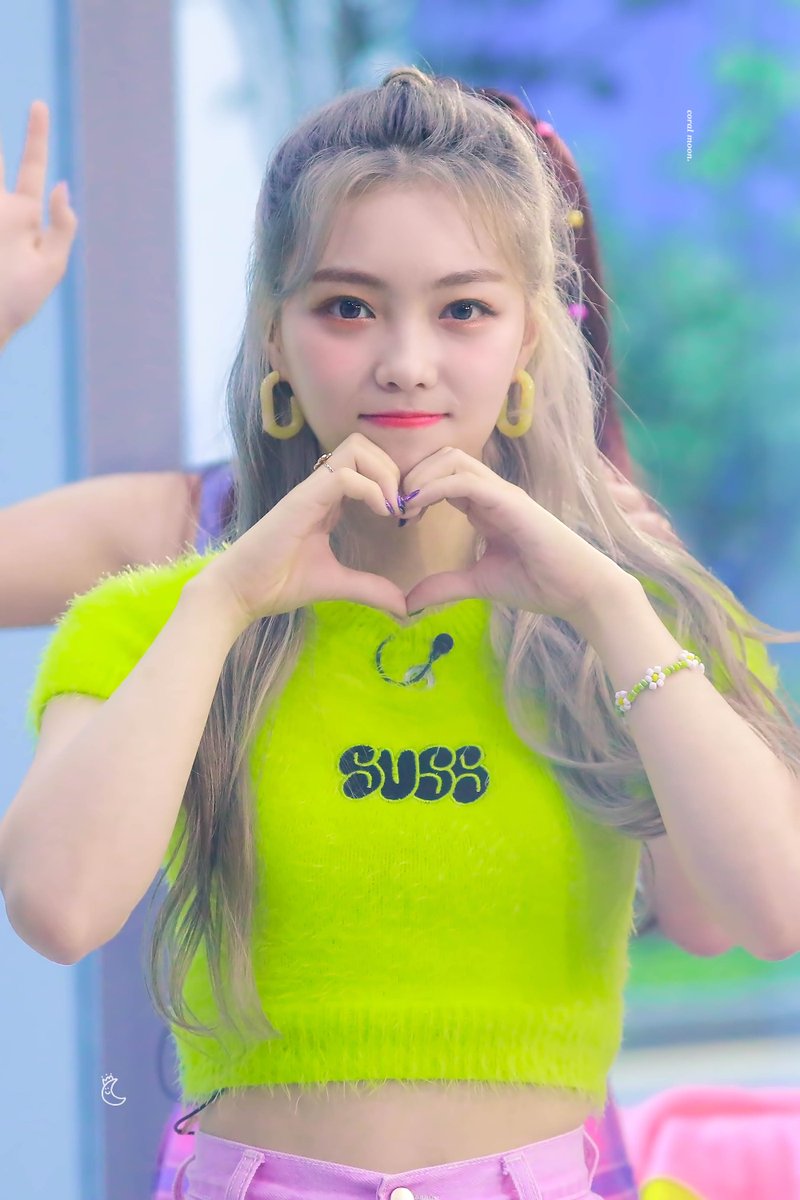 coralmoon1128's tweet photo. 190917
(ﾉ*>∀<)ﾉ♡
#세러데이 #하늘 #Saturday #Haneul #ハヌル @saturday718 https://t.co/xJFBdmPtNu