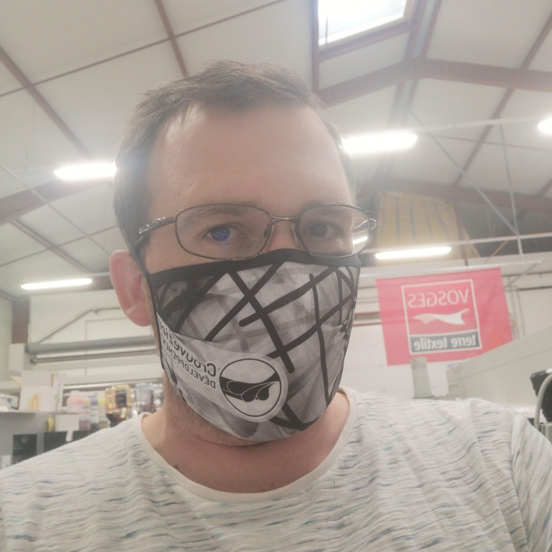 uptextile's tweet image. 💥Impression Up'Textile💥

Nous avons réalisé l'impression des masques créés par Ceramiq pour Crouvezier Développement. Qu'en pensez-vous ? 

Vous souhaitez des masques à votre image, contactez-nous 📲

#MasqueProtection #ImpressionTextile #PersonnalisationMasque