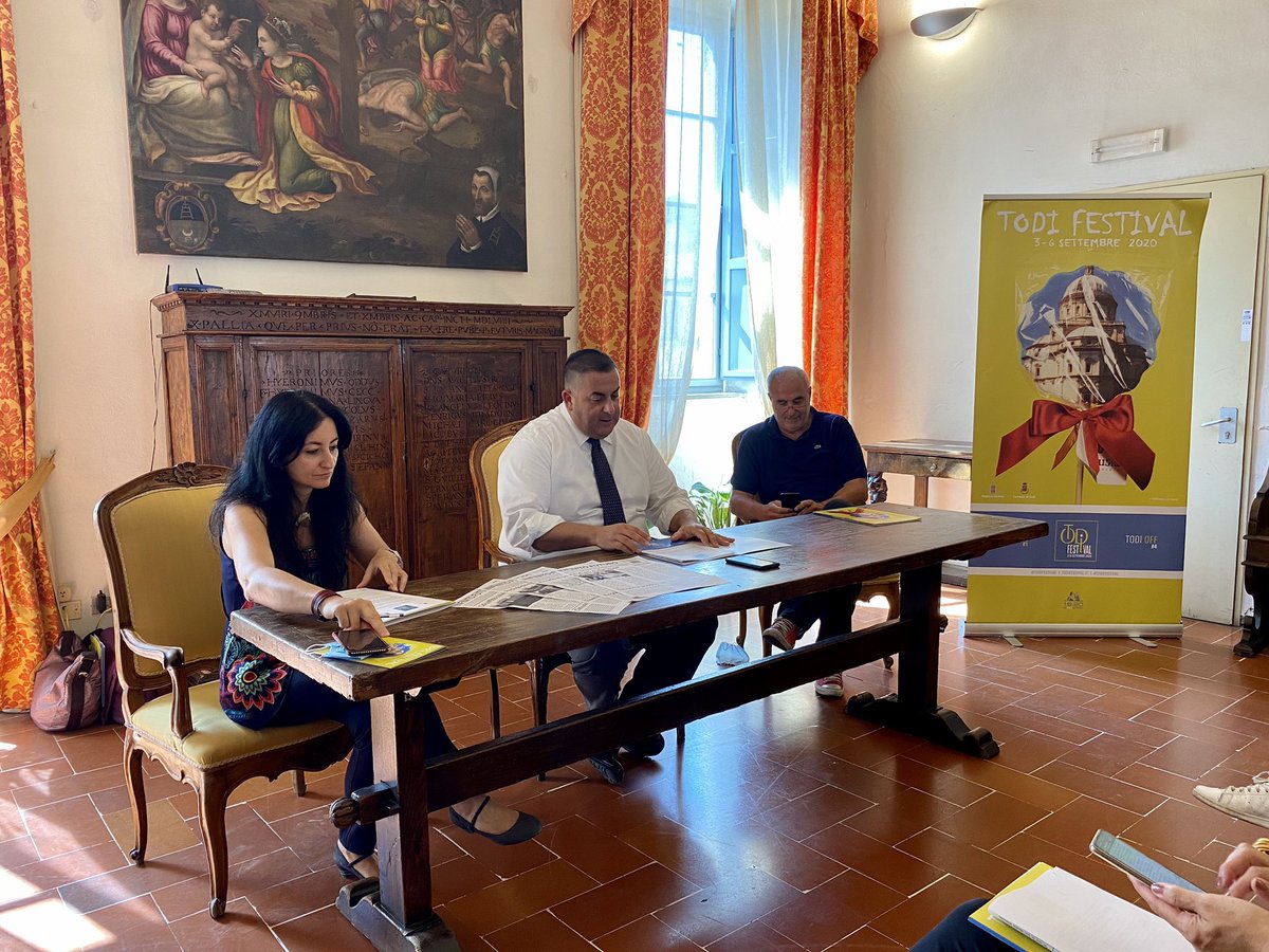 todifestival's tweet photo. Conferenza di consuntivo #TodiFestival2020.
C’è stato il successo previsto.
Il coinvolgimento della stampa e dei media è stato ampissimo.
Mai come quest’anno la città di #Todi è stata così presente.
#TF2020 un grande segno di rinascita.
Il sindaco Antonino Ruggiano https://t.co/i047oQZR5Z