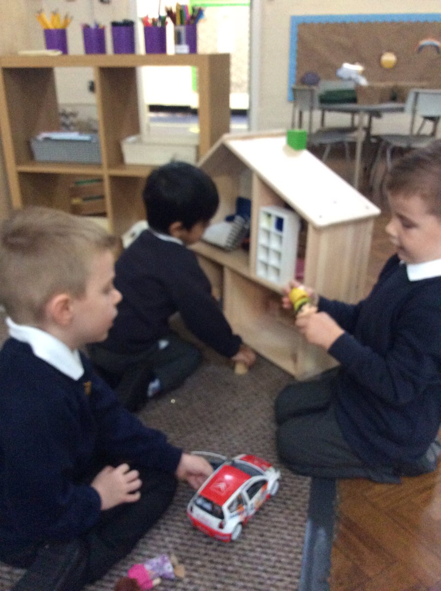 _stbederec_'s tweet photo. We have had another fantastic morning in Reception today! Lots of smiley faces and exploring our new environments. 🌟🥰🤩 https://t.co/hdUNmeAsVy