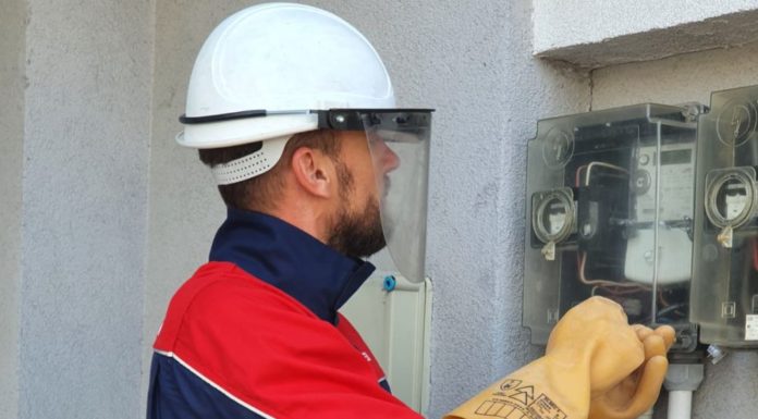 MobileNewsEU's tweet photo. Intrarom Successfully Completed a Smart Metering Project for Distributie Energie Oltenia S.A. (DEO) in Romania https://t.co/l3PVi1YjDY https://t.co/IFMTb1pkZ3