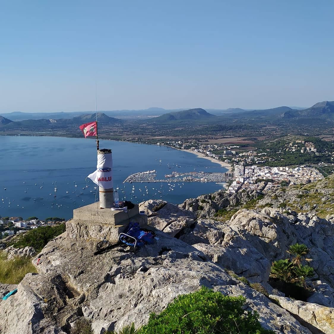 UrePalma's tweet photo. Un Domingo más EA6LU Ricardo activando vértices en la isla...esta vez El Morral VGIB 152...Enorme Ricardo!!!! https://t.co/P1g9ZN7B3m