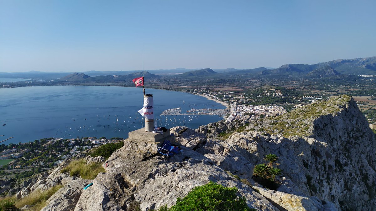 UrePalma's tweet photo. Un Domingo más EA6LU Ricardo activando vértices en la isla...esta vez El Morral VGIB 152...Enorme Ricardo!!!! https://t.co/P1g9ZN7B3m