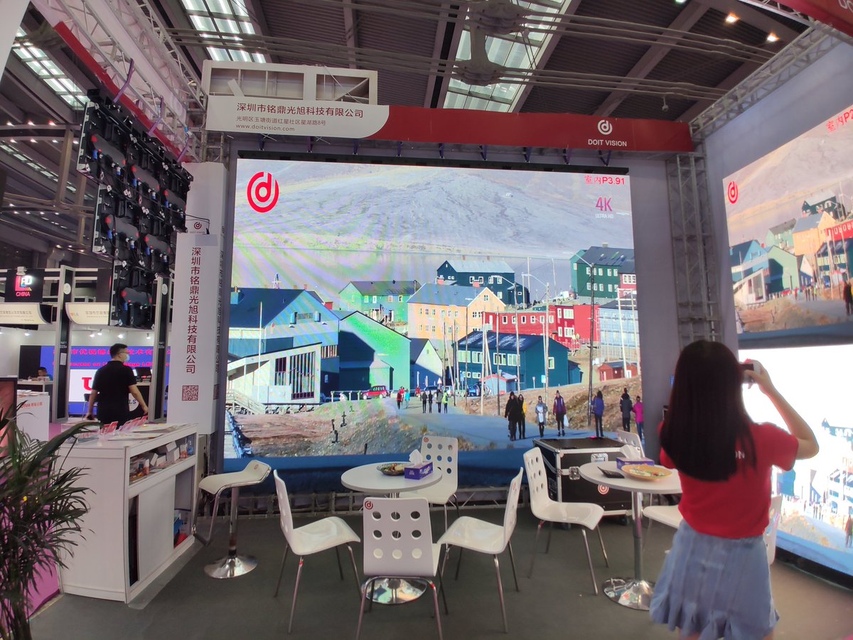 SukieShuai's tweet photo. DOIT VISION LED screen first show time in LED China 2020🤞
#ledshenzhen #ledchina2020 #leddisplay #Matrix500 #ledvideowall
#pantallasled https://t.co/P5ajDEVLyC