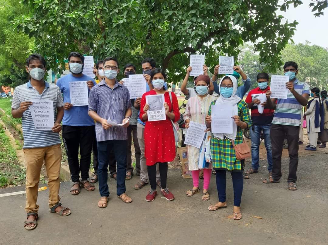 SomeDatta3's tweet photo. #SpeakUpForWBPSC
#wbpscscam
#wbpsccorruption
#nojobnovote
#NoJobNoVoteWBElection2021
@BanglarGorboMB
@MamataOfficial
@Sujan_Speak
@abpanandatv
@DidiKeBolo
@itspcofficial
@MamataOfficial
সরকারি চাকরিতে দুর্নীতি যারা করছে সবার কঠিন শাস্তির দাবি করছি। https://t.co/NAdrwbvRS0