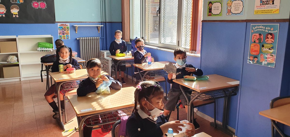 3ebced78739a46a's tweet photo. Los alumnos de 1⁰ de EP ya hemos empezado el cole! Contentos de ver a nuestros amigos y de pasar a primaria en @HSJZaragoza https://t.co/YAuqEfcLaL