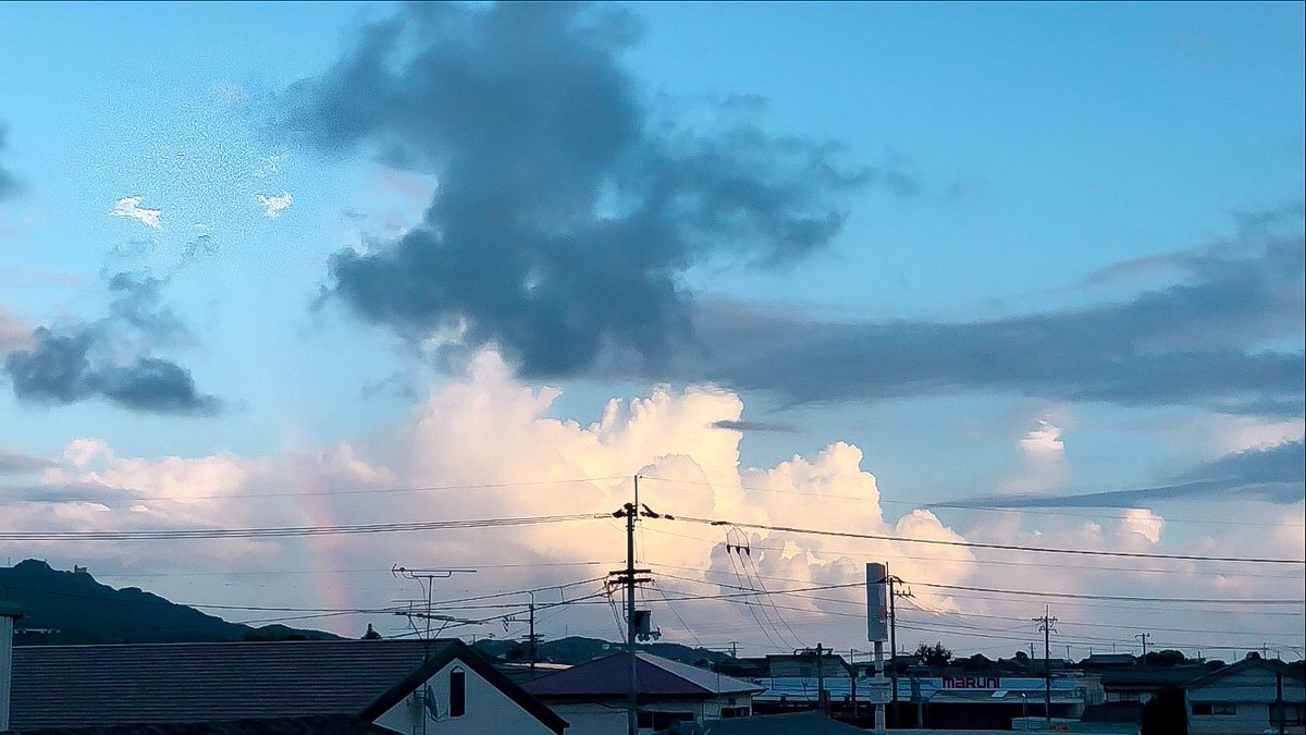 maedaatsumi's tweet photo. 2020.8🎐
#高知　#kochi #japan #田舎　　#japan #vscogoodshot #lovers_nippon #photo_shorttrip  #夕焼け #光　#ファインダー越しの私の世界　#写真　#tokyocameraclu #iphone  #空　#sky #summer #空　#blue #夏　#カメラ　#高知県　#日常　#キラキラ　#beauty #虹　#photography #自然 https://t.co/7Z9zC5abys